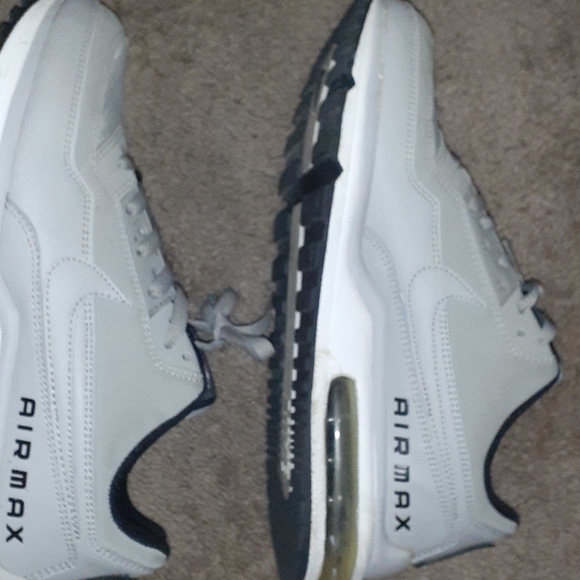 Shoes - Picture 2 of 4